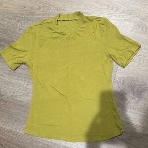 SHEIN Men's Mustard Short Sleeve Tee